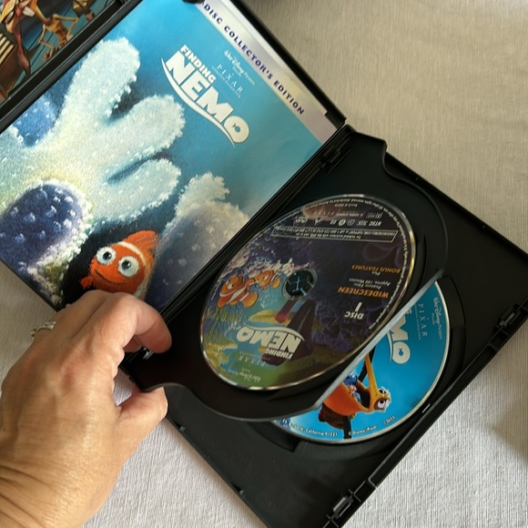 Finding Nemo dvd - Picture 3 of 3